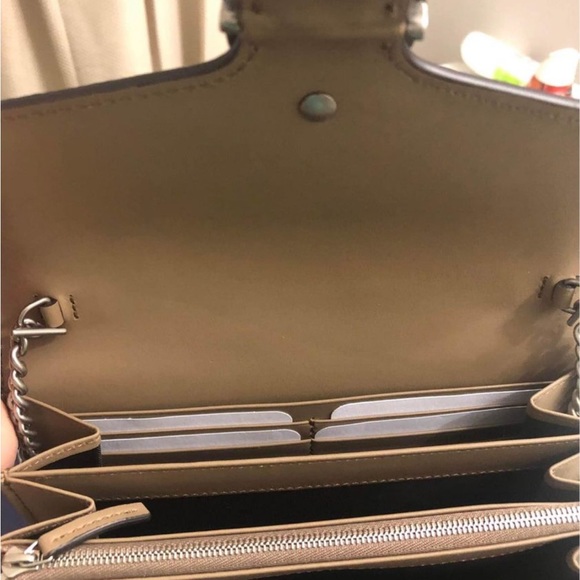 Look brand new mini bag. Just use it 1 one - Picture 4 of 9